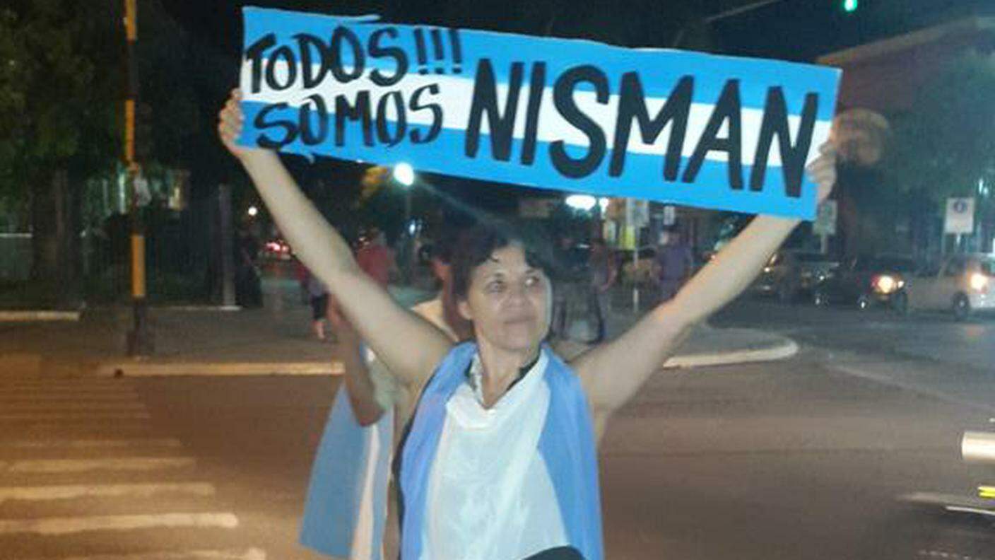 Una manifestante a Buenos Aires