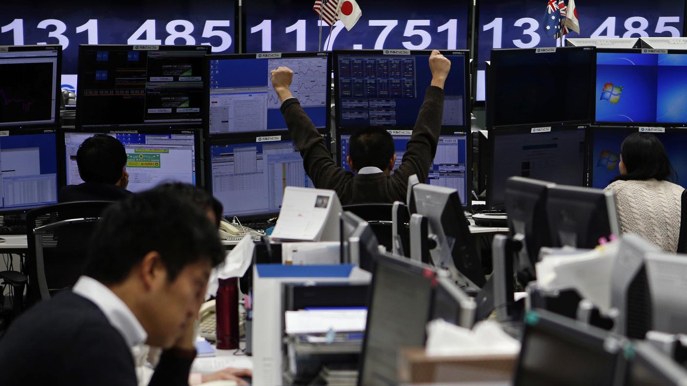 Dopo un forte calo iniziale la borsa di Tokyo si è chiusa con un meno 0,25%