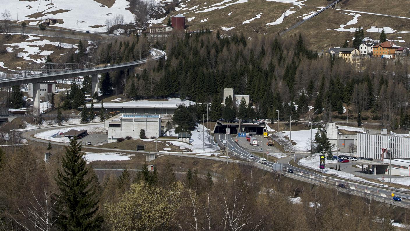 I Verdi liberali hanno attraversato le Alpi per opporsi al raddoppio del Gottardo