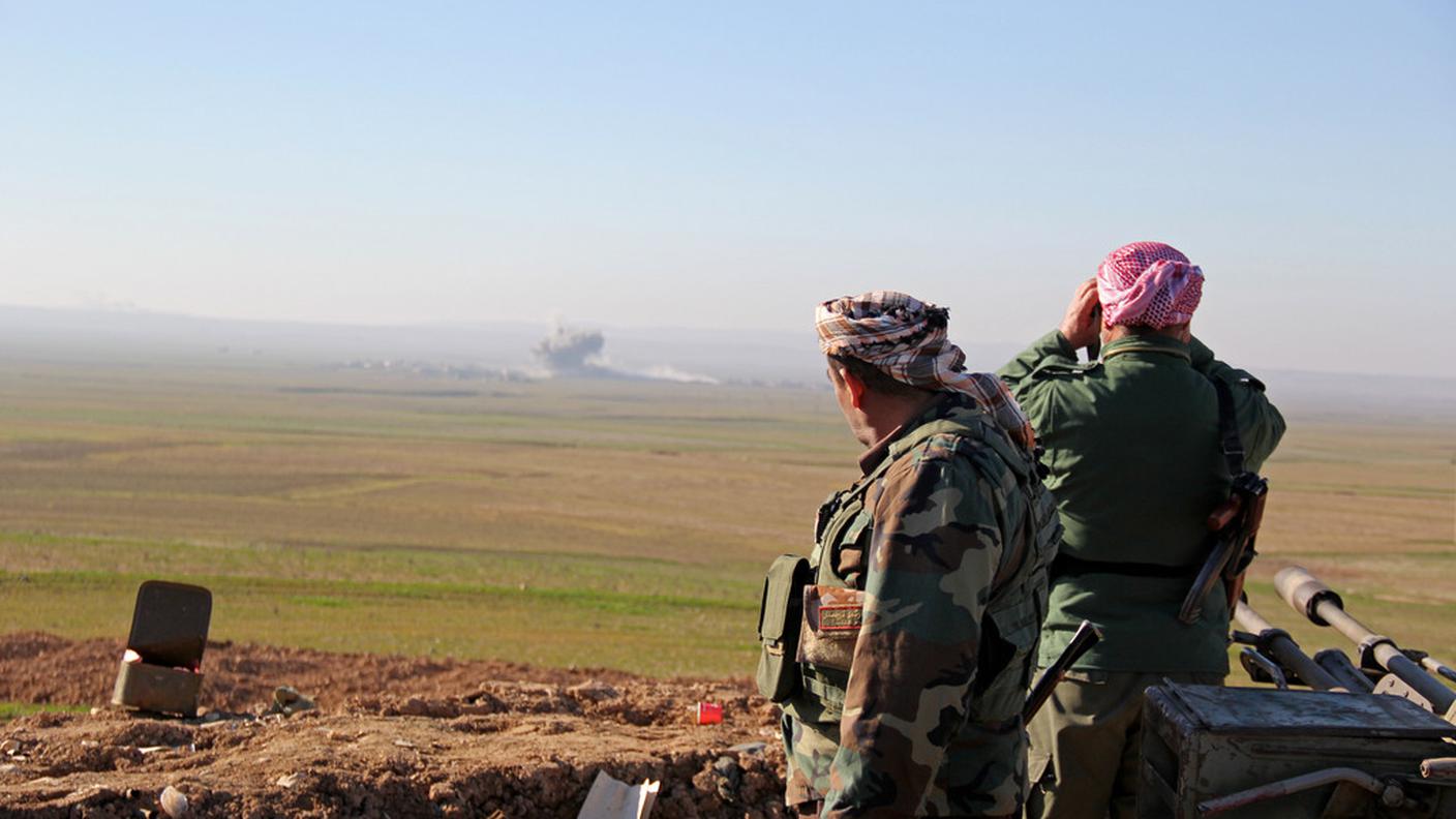 Le forze curde sono sul campo, la coalizione effettua raid aerei