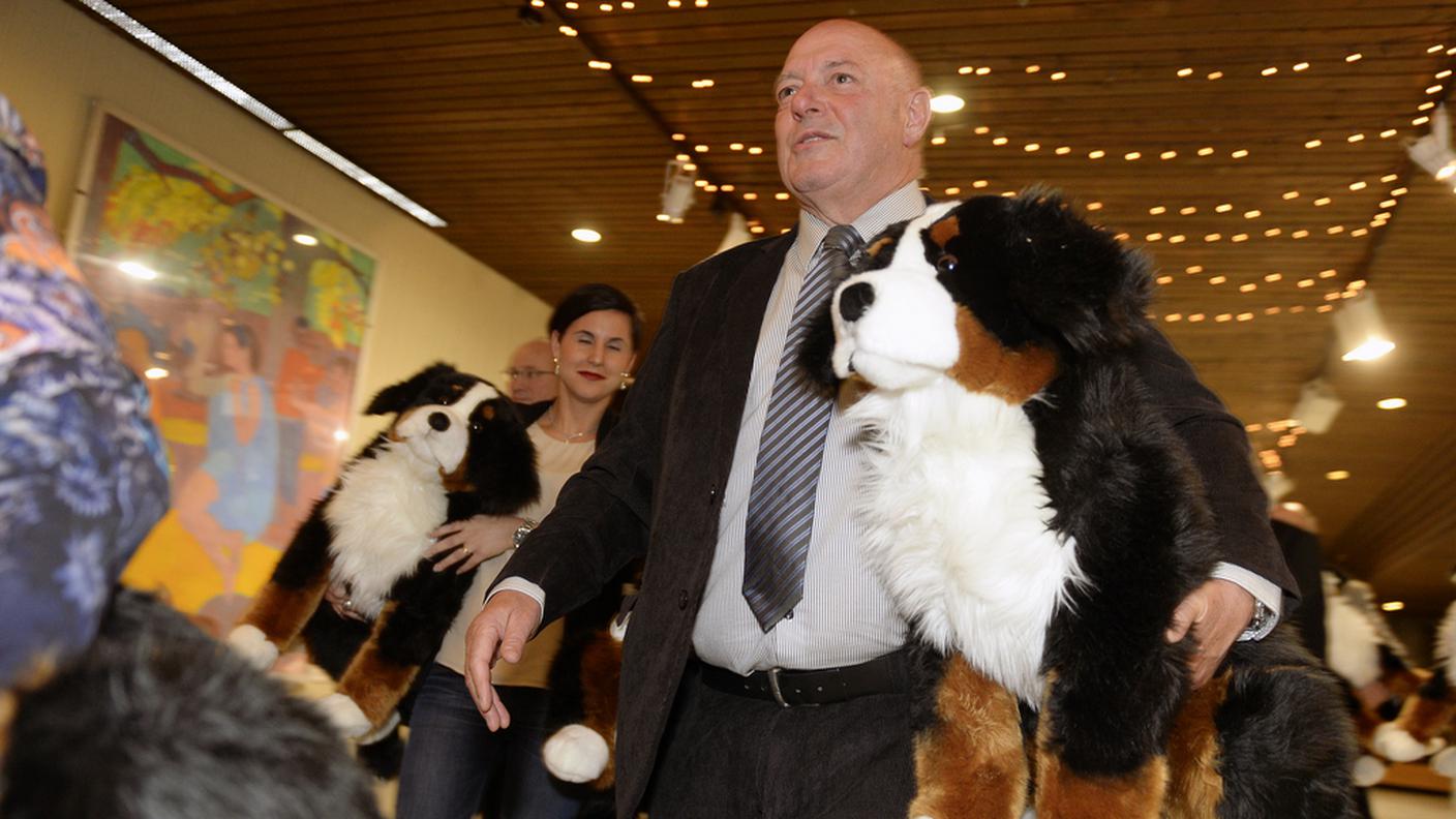Ulrich Giezendanner con la nuova mascotte del partito