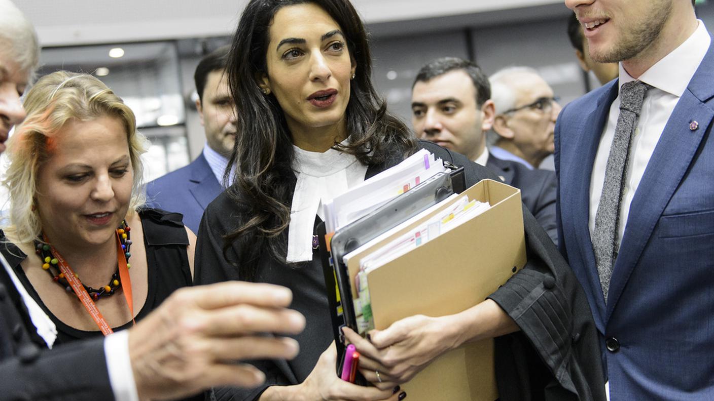 Il punto di vista armeno è difeso a Strasburgo anche dalla moglie di George Clooney, l'avvocata Amal Alamuddin Clooney