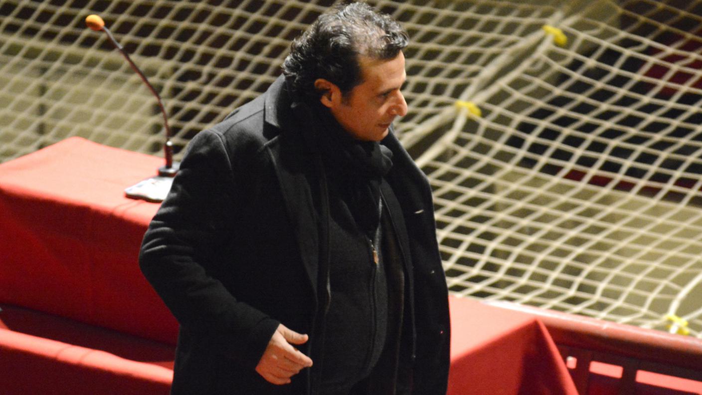 L'ex comandante Schettino esce dall'aula del tribunale di Grosseto