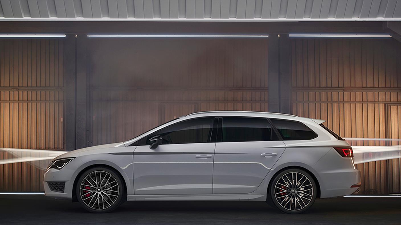 L'aspetto filante e moderno della nuova Seat Leon ST Cupra