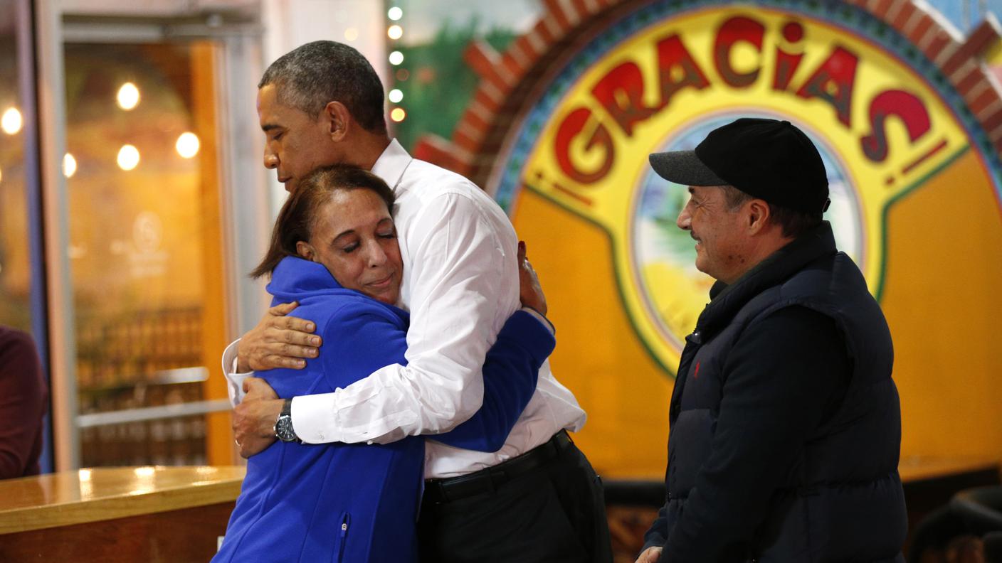 Obama in un ristorante messicano a Nashville, dove a dicembre aveva parlato della riforma sull'immigrazione