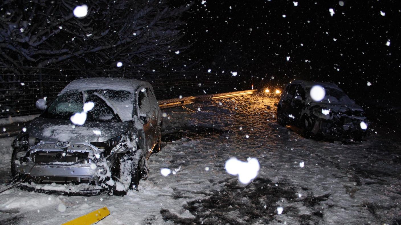 Ciò che resta delle due auto