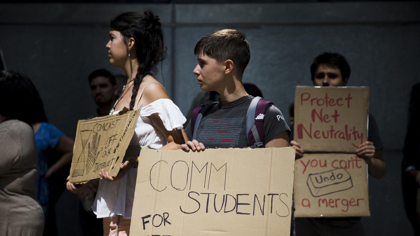 Una manifestazione studentesca per la net neutrality, tenutasi a Philadelphia in settembre