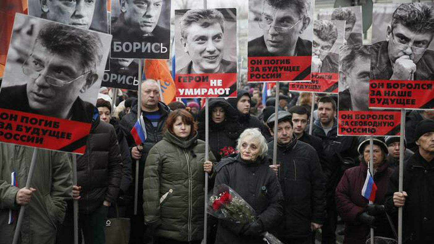 In piazza in ricordo del leader dell'opposizione anti-Putin