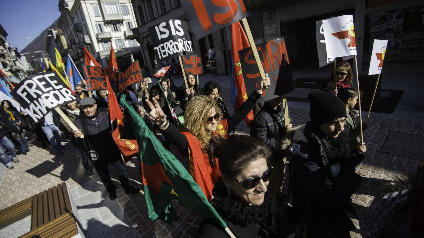 Il corteo contro l'IS