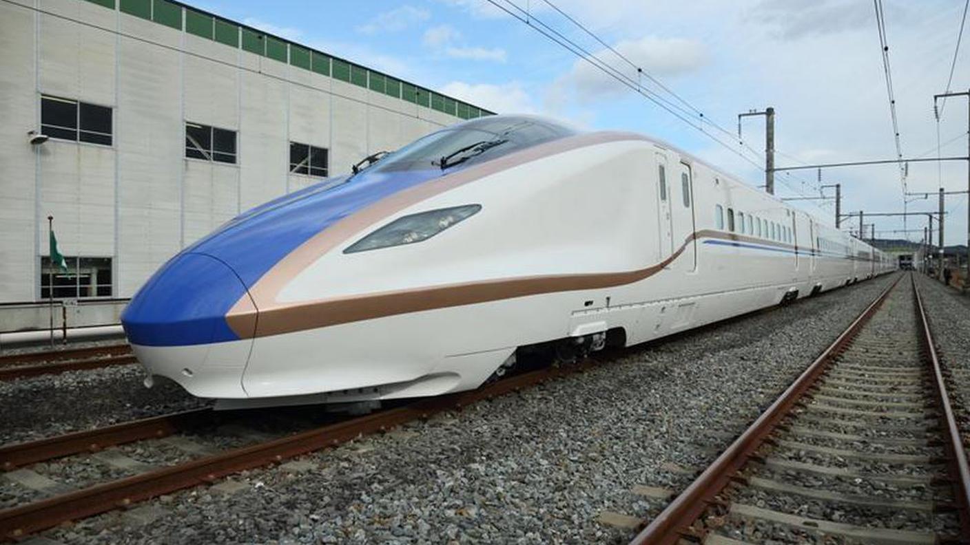 I nuovi treni-proiettile giapponesi circolano da sabato