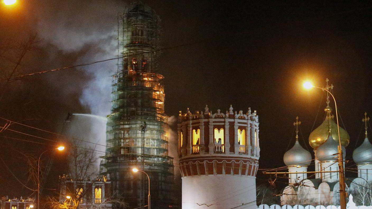 In fiamme il Novodevichy