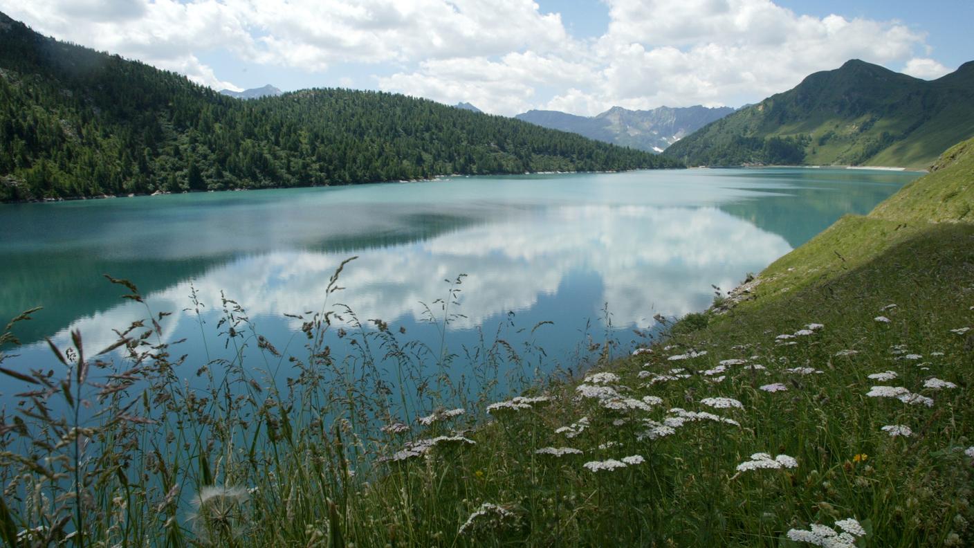 Il bacino del Ritom, in alta Leventina, nella sua massima estensione