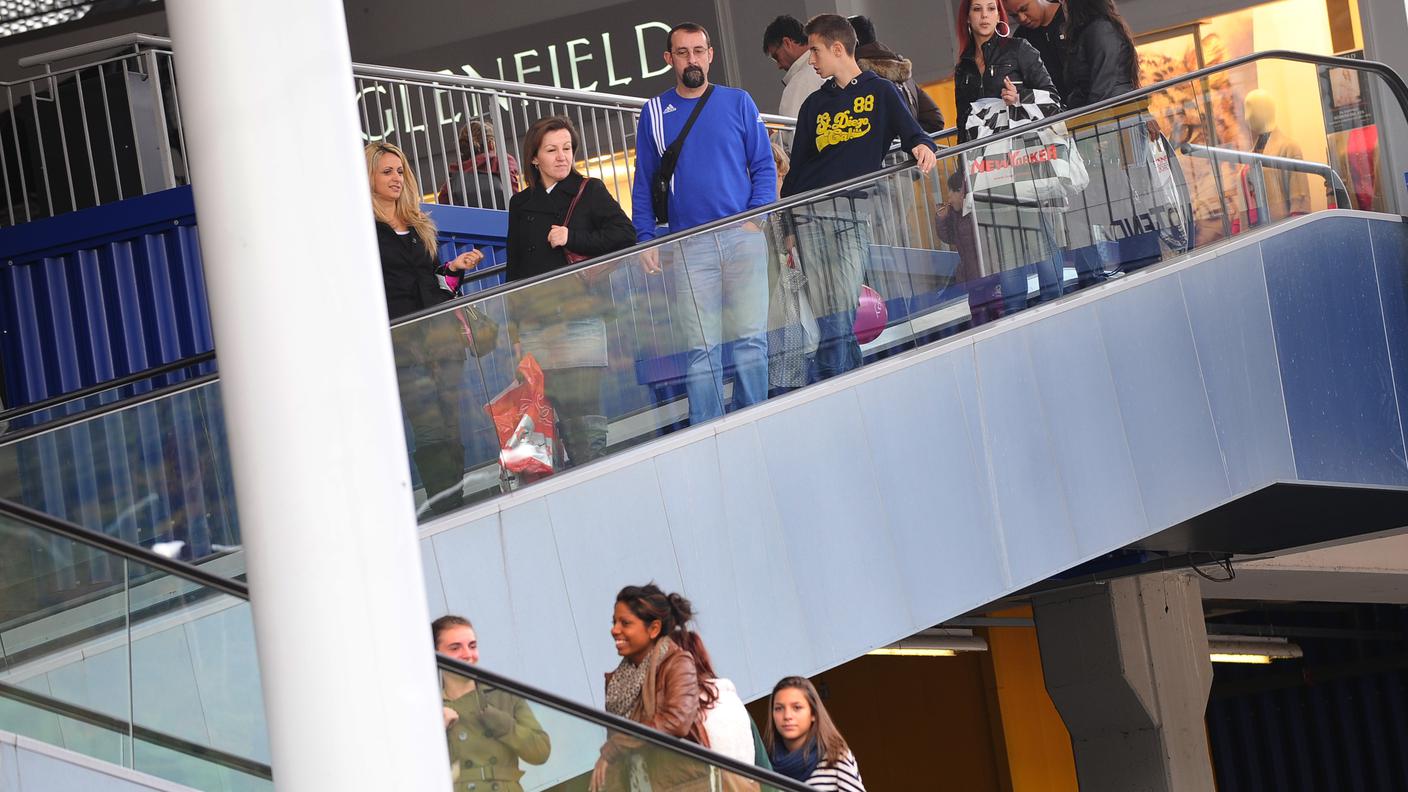 Le scale mobili del centro commerciale di Grancia