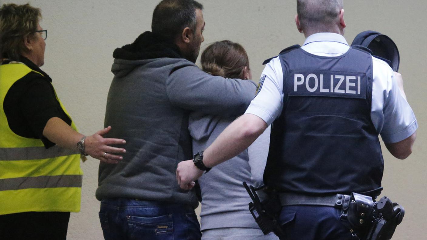 Cellule di crisi in azione a Düsseldorf, Barcellona e in Francia