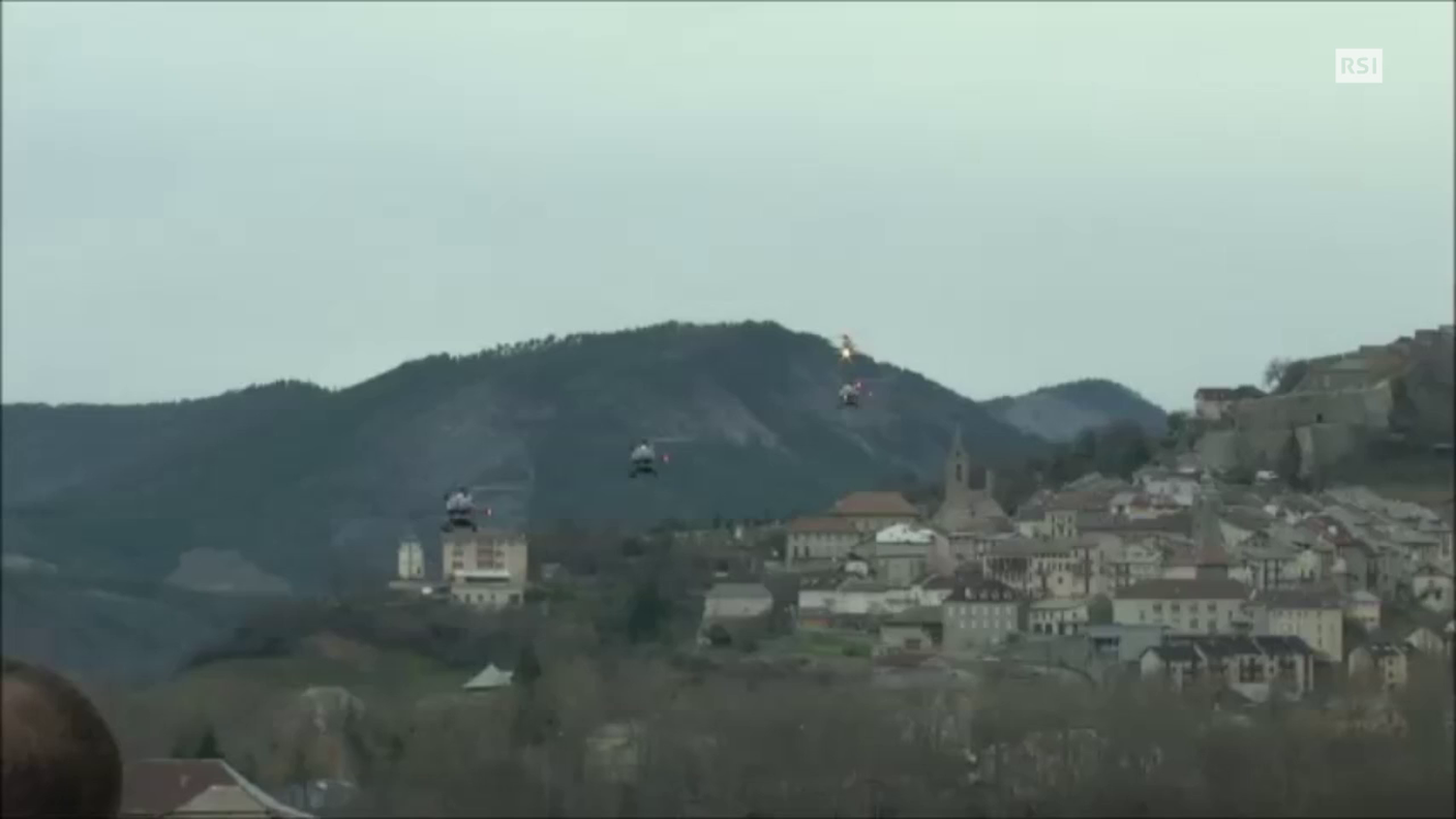 Riprese all'alba le operazioni per recuperare le vittime
