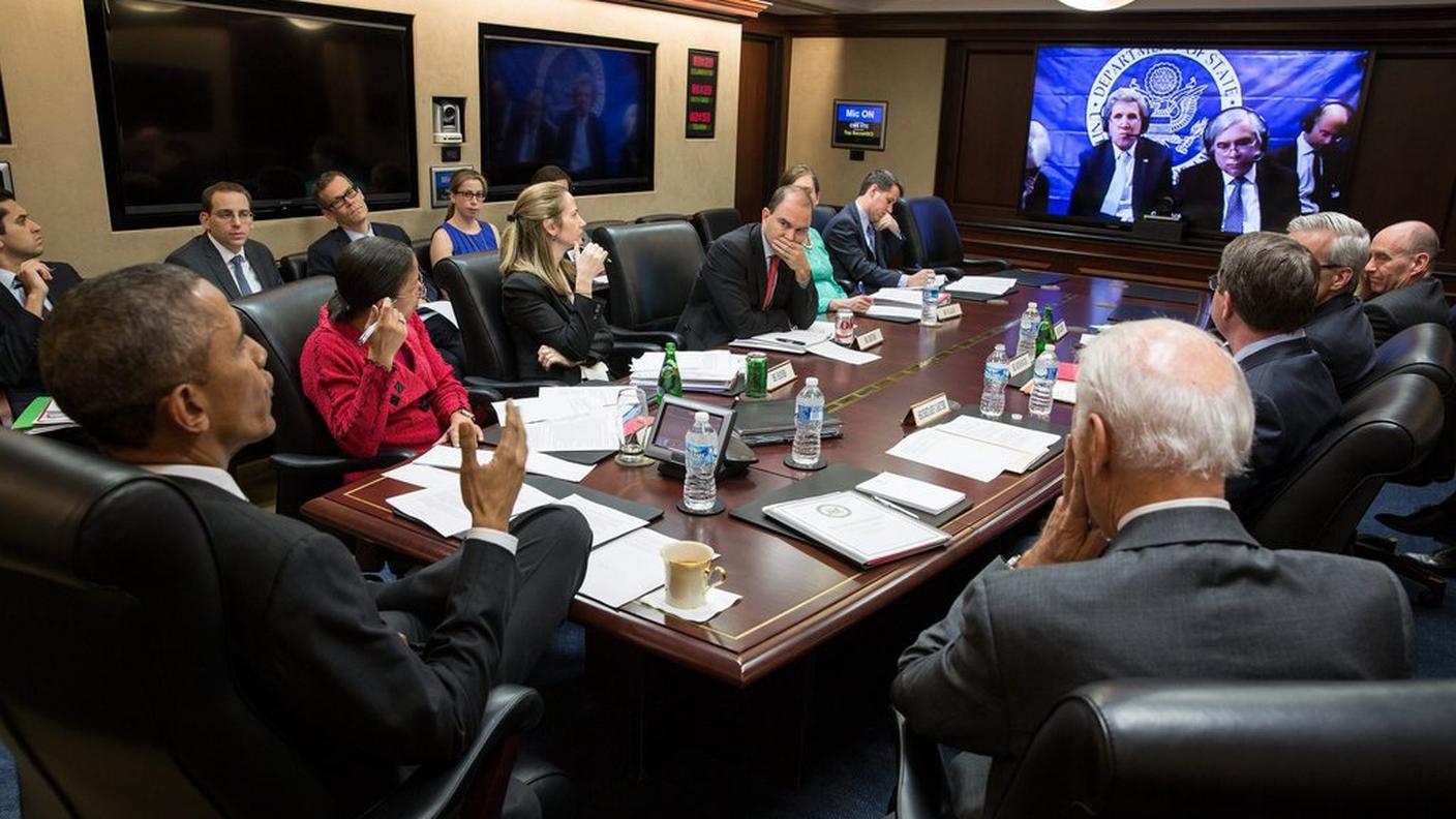 Il presidente Obama in teleconferenza con il ministro degli esteri USA in Svizzera