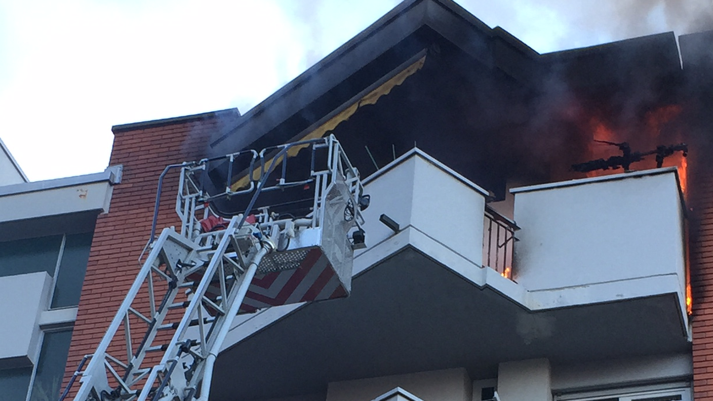 L'incendio ha distrutto l'appartamento