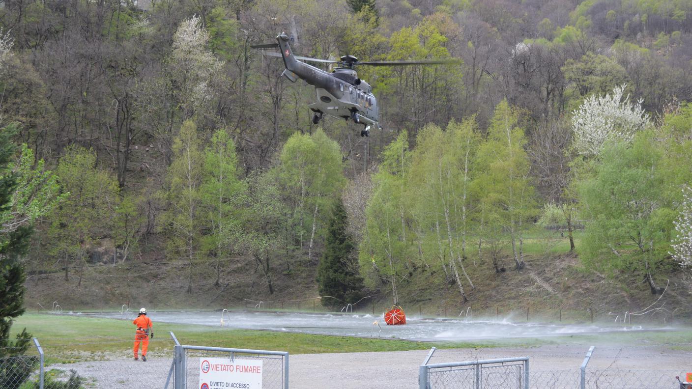 Il Super Puma dell'esercito in azione