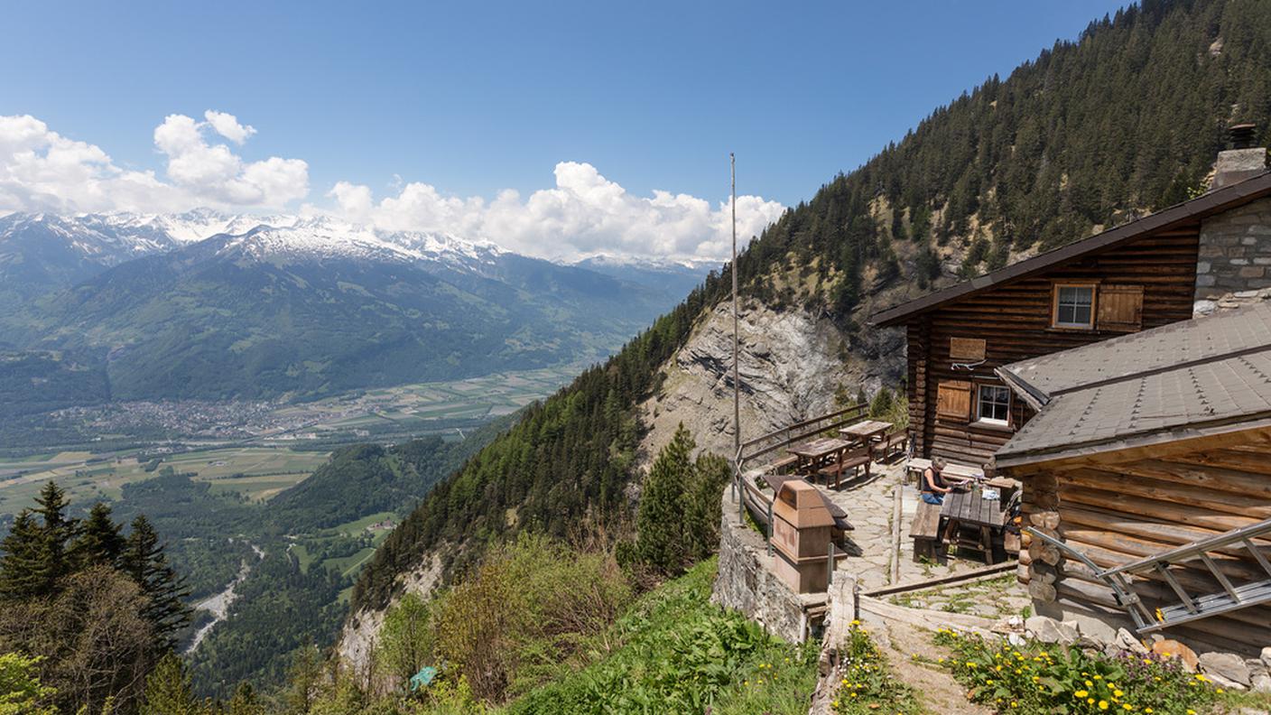 Il villaggio di Heidi si tinge di rosso