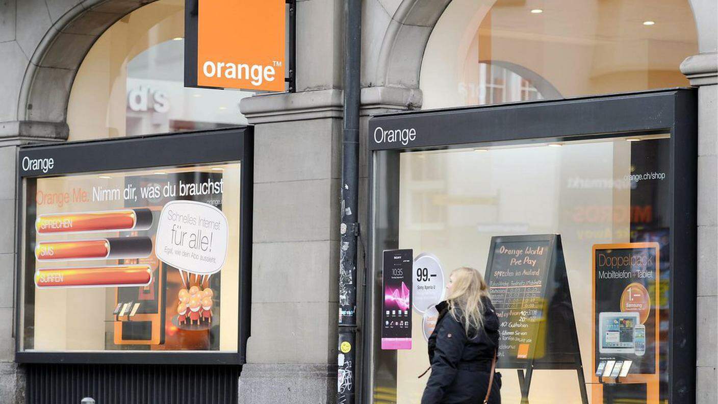 I negozi Orange resteranno chiusi 72 ore per cambiar livrea esterna e interna