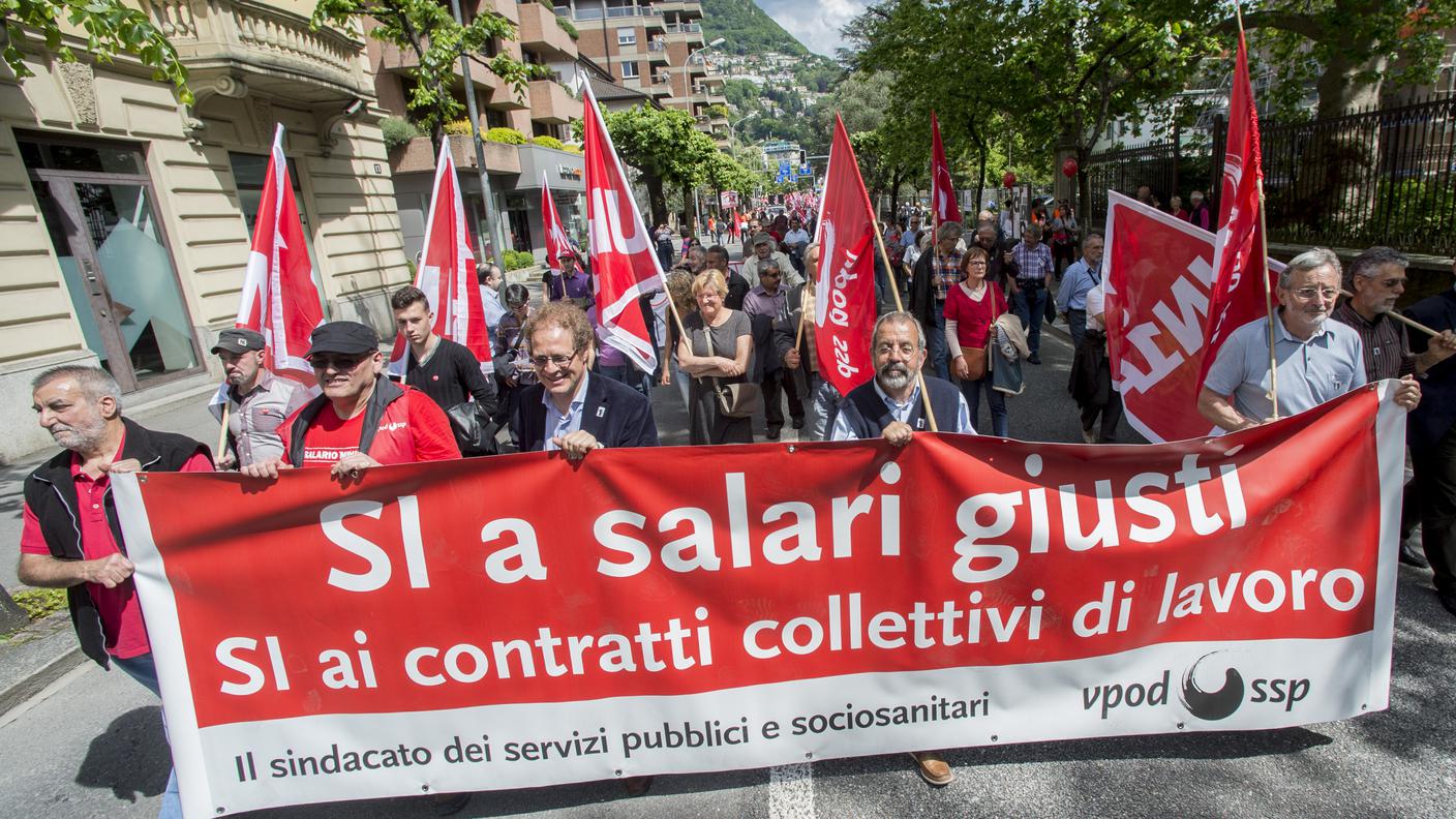 Un'immagine del corteo a Lugano della Festa dei lavoratori del 2014