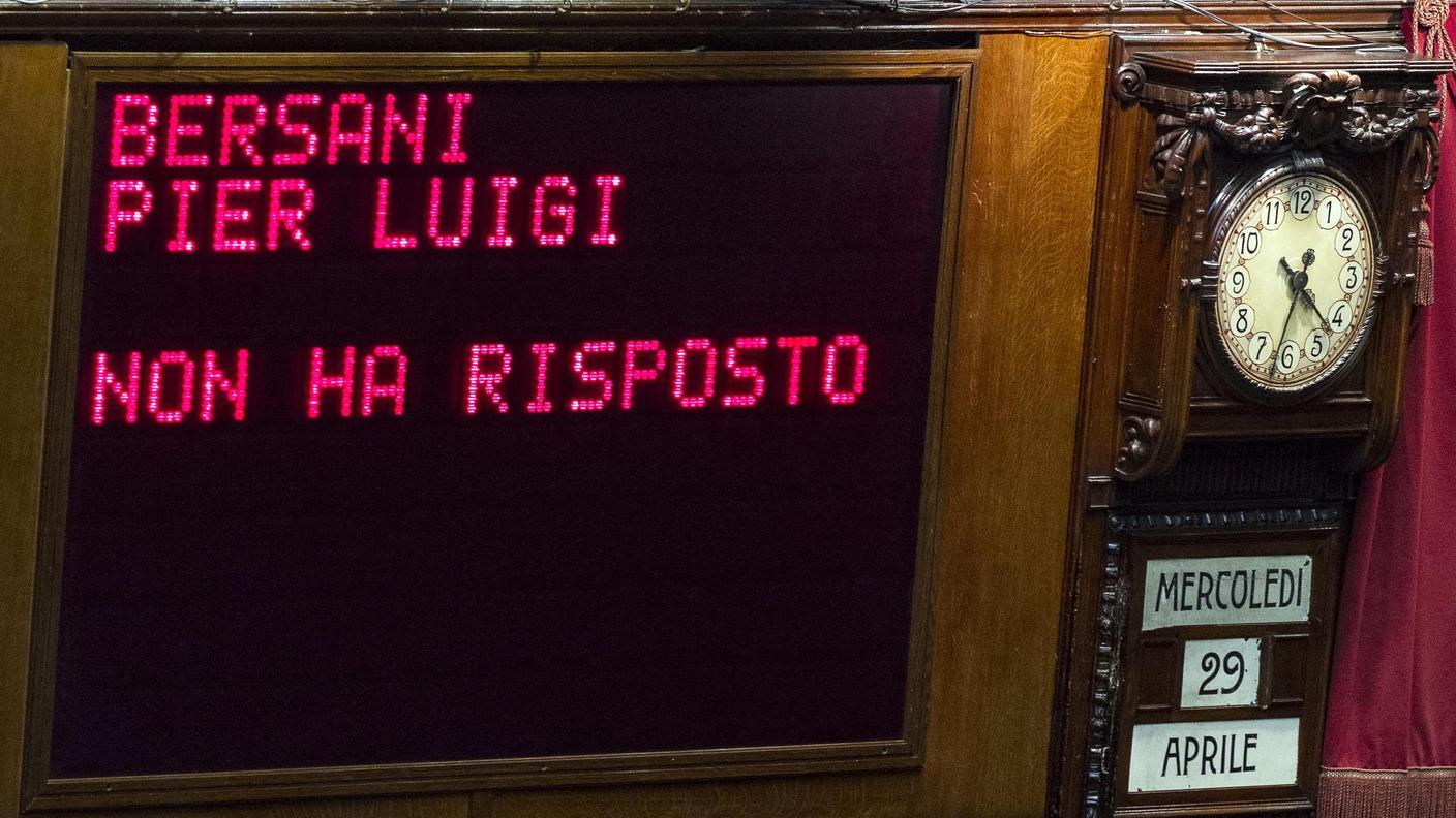 Una scritta emblematica sul tabellone elettronico della Camera