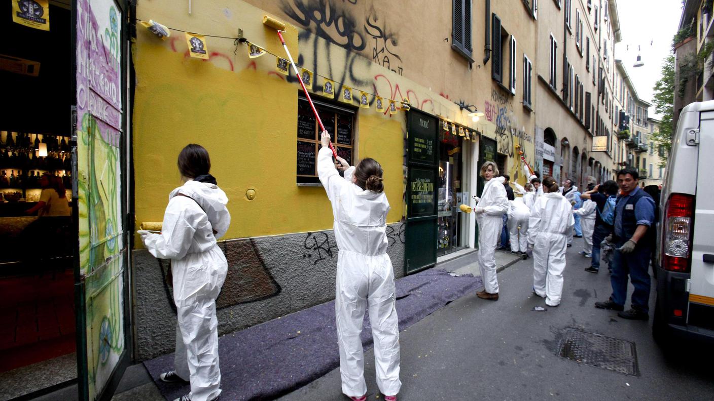 Via le scritte dai muri