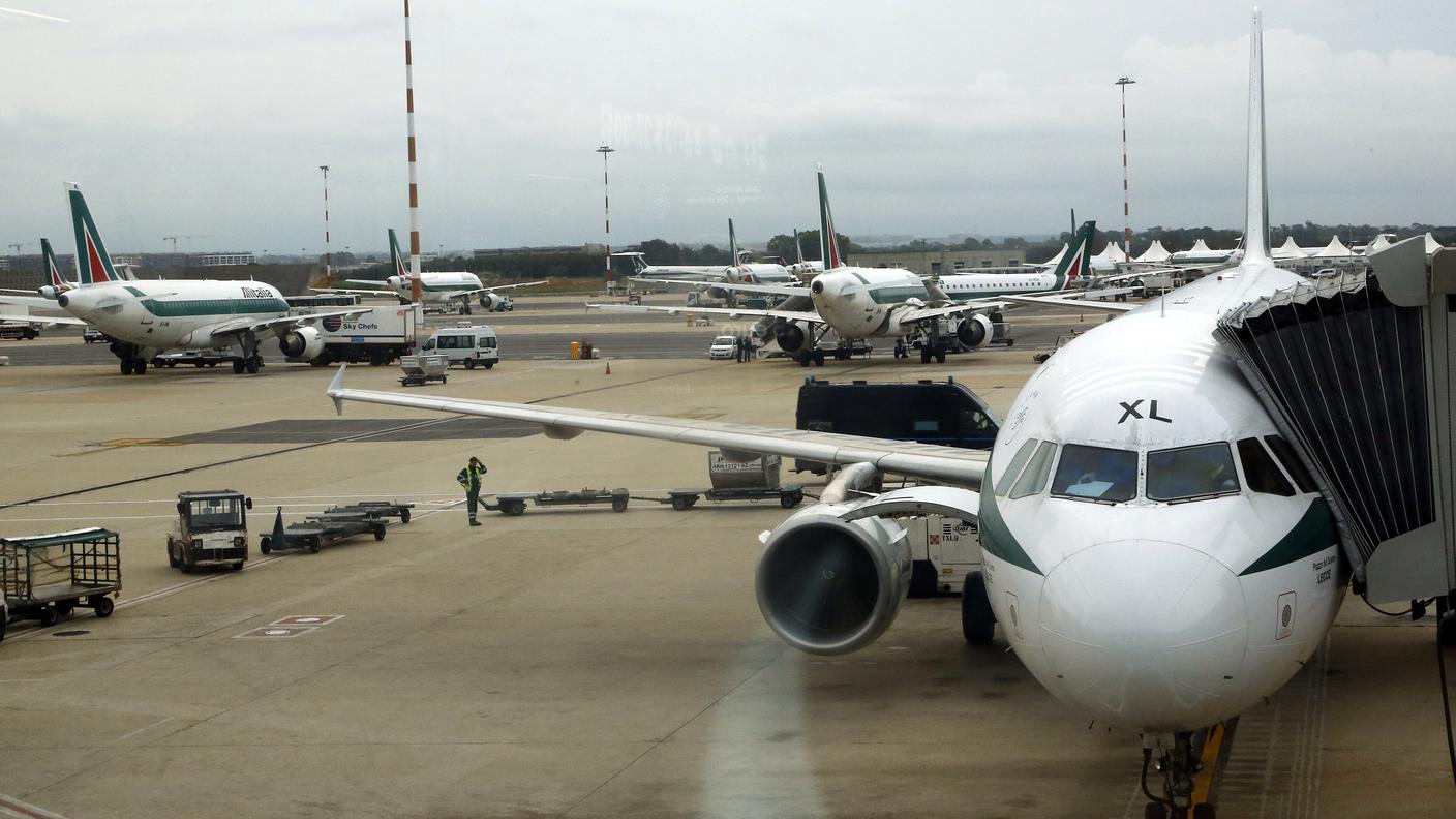 Lo scalo aereo romano di Fiumicino rimarrà chiuso fino al pomeriggio