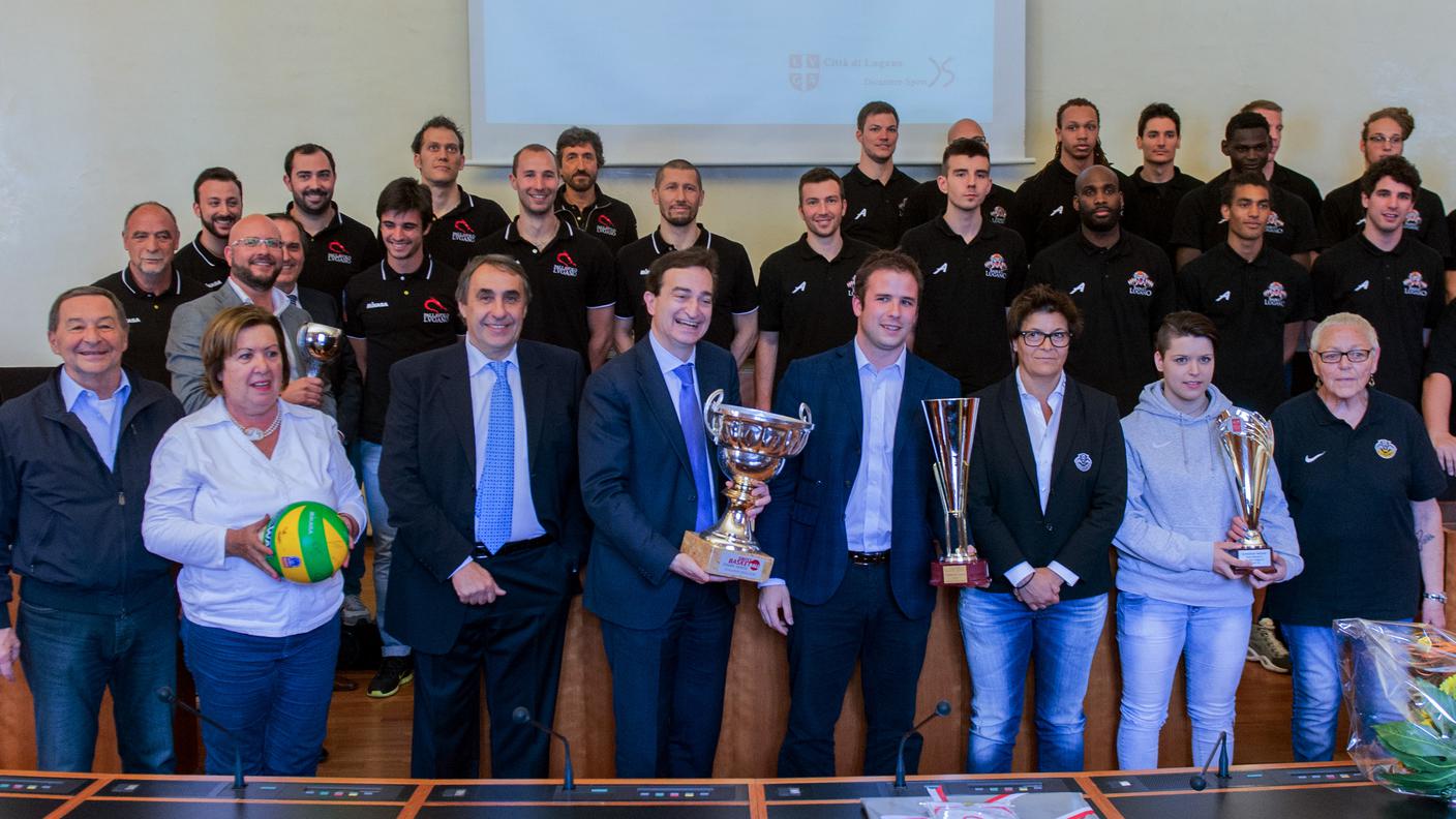 Il ricevimento in Municipio di Tigers, Dragons e Ladies