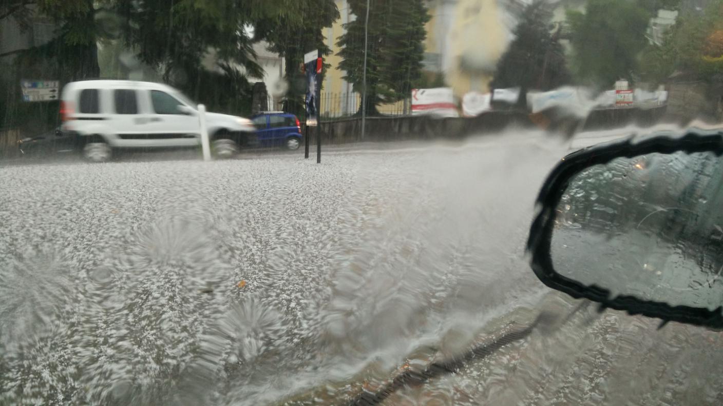 La grandine che ha colpito Mendrisio venerdì in giornata