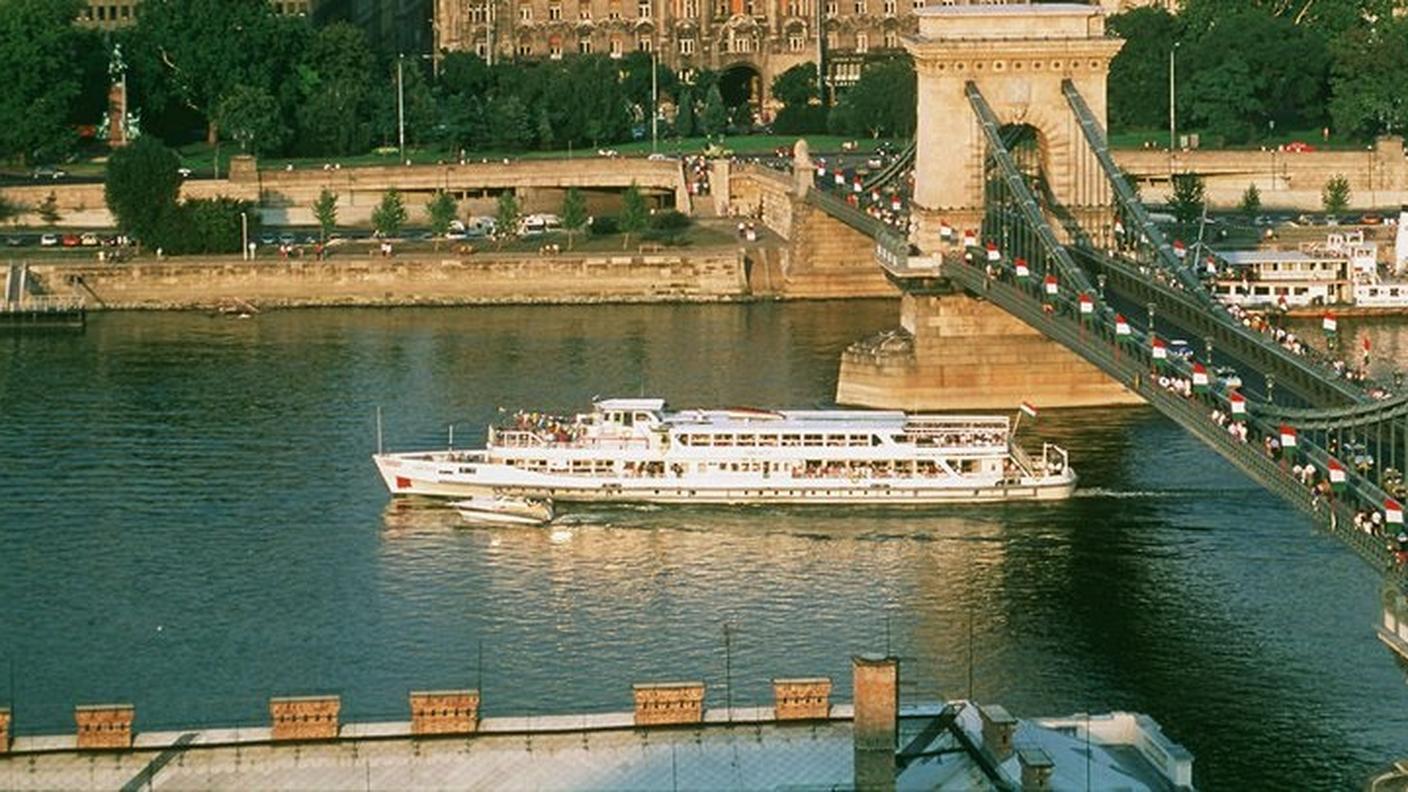 Una nave passeggeri sul Danubio