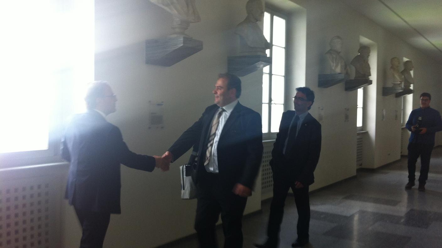 Strette di mano