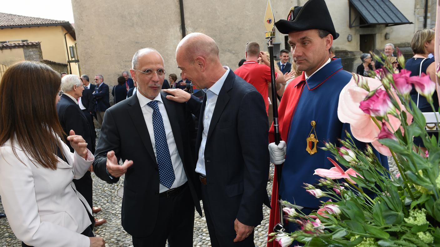 Un momento dei festeggiamenti del neo primo cittadino ticinese