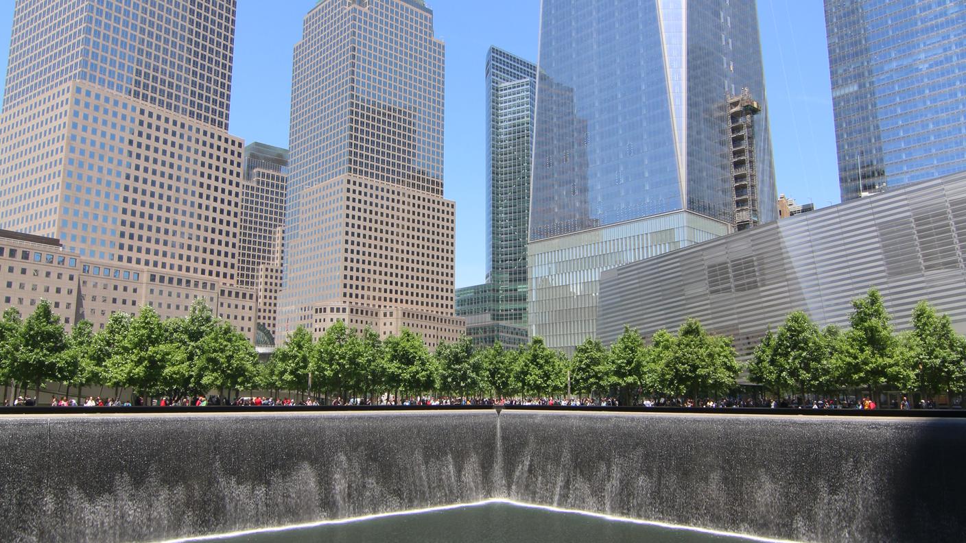 Nel cuore del New World Trade Center si trovano le due piscine che formano il monumento "Reflecting Absence" realizzato per ricordare le vittime degli attentati del 1993 e del 2001