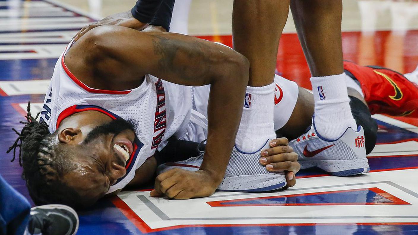 Sofferenza per il giocatore degli Hawks