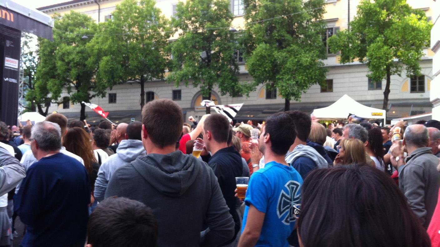 Tutta la partita con il Bienne è stata seguita con estrema attenzione in piazza