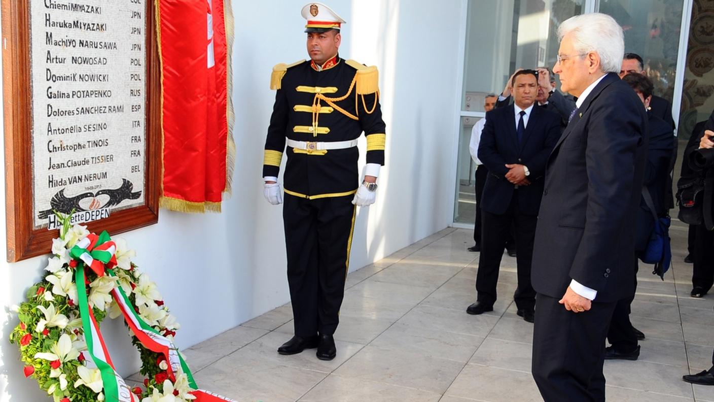 Sergio Mattarella sul luogo della strage
