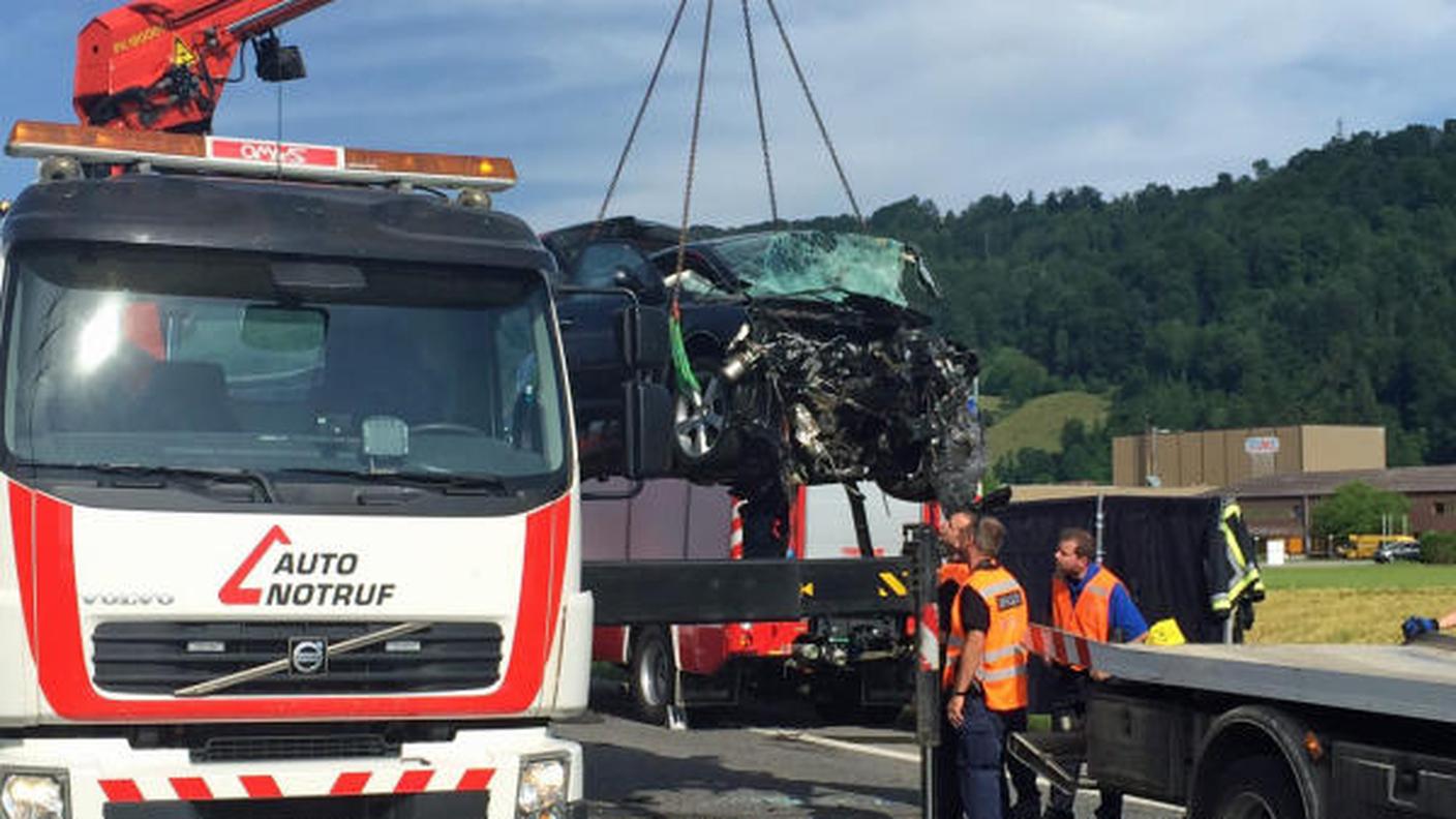 La collisione è avvenuta sulla strada cantonale