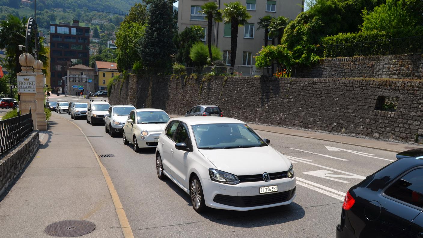 Congestionata l'area del lungolago