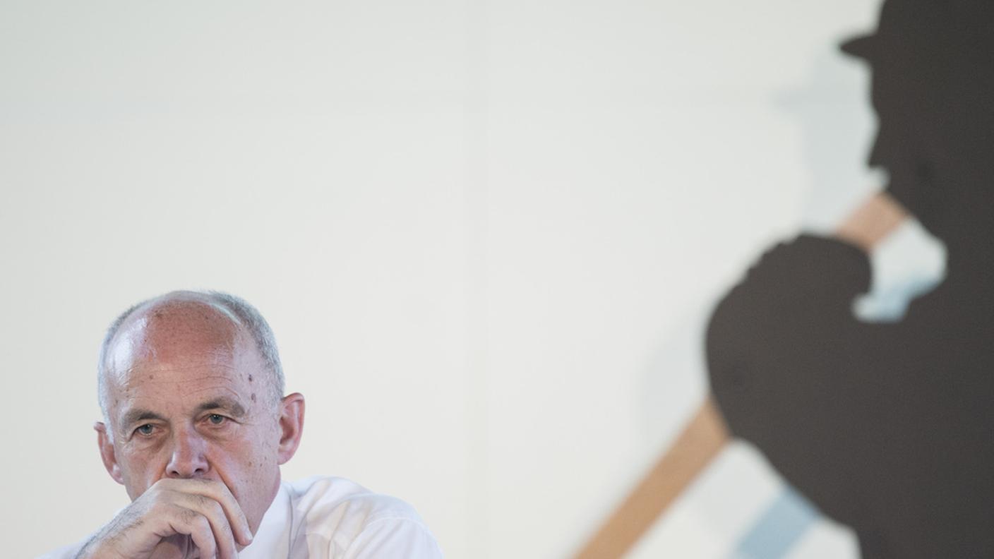 Maurer teme la possibilità di un equipaggiamento inadeguato per l'esercito