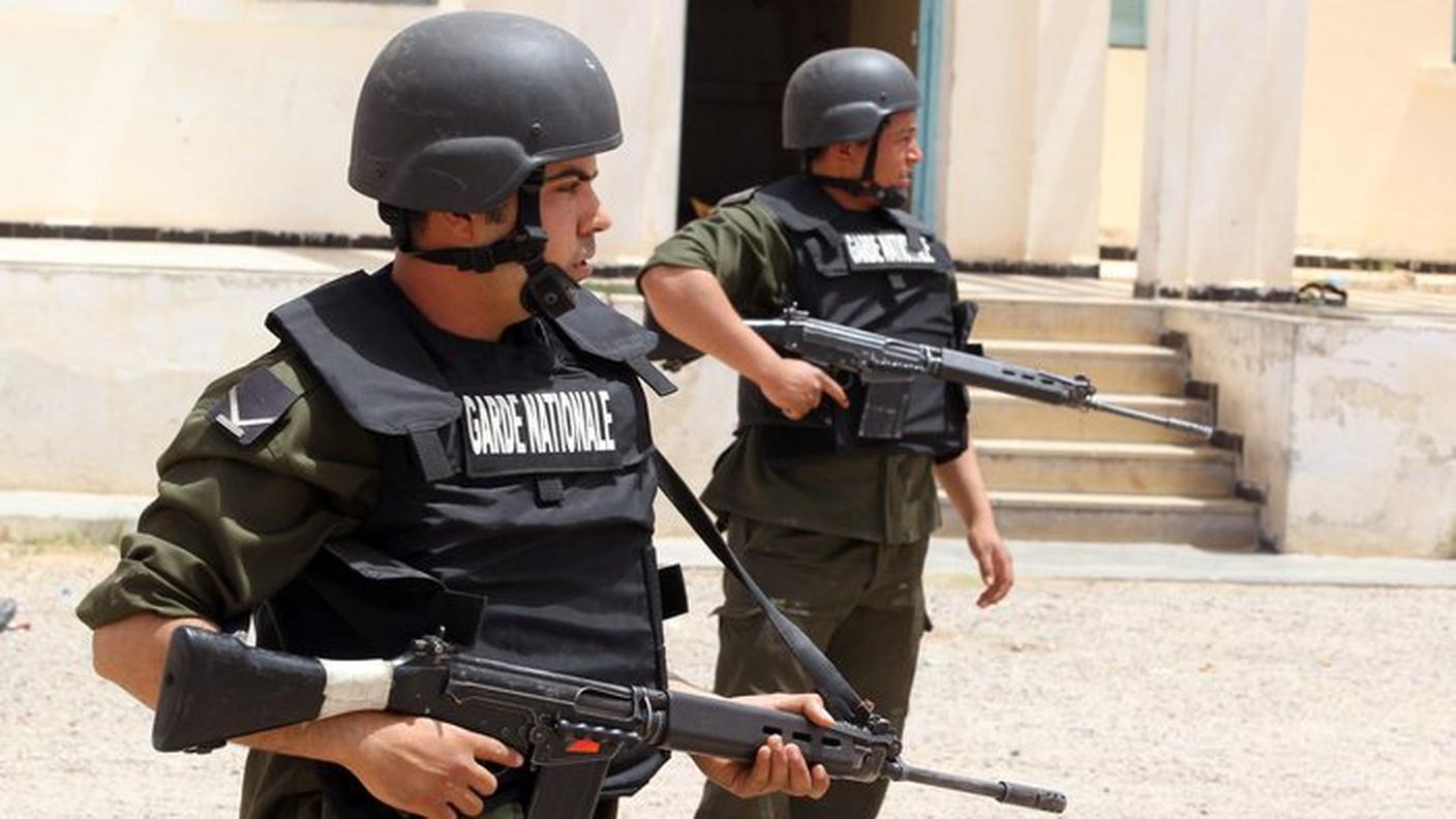 Militari tunisini