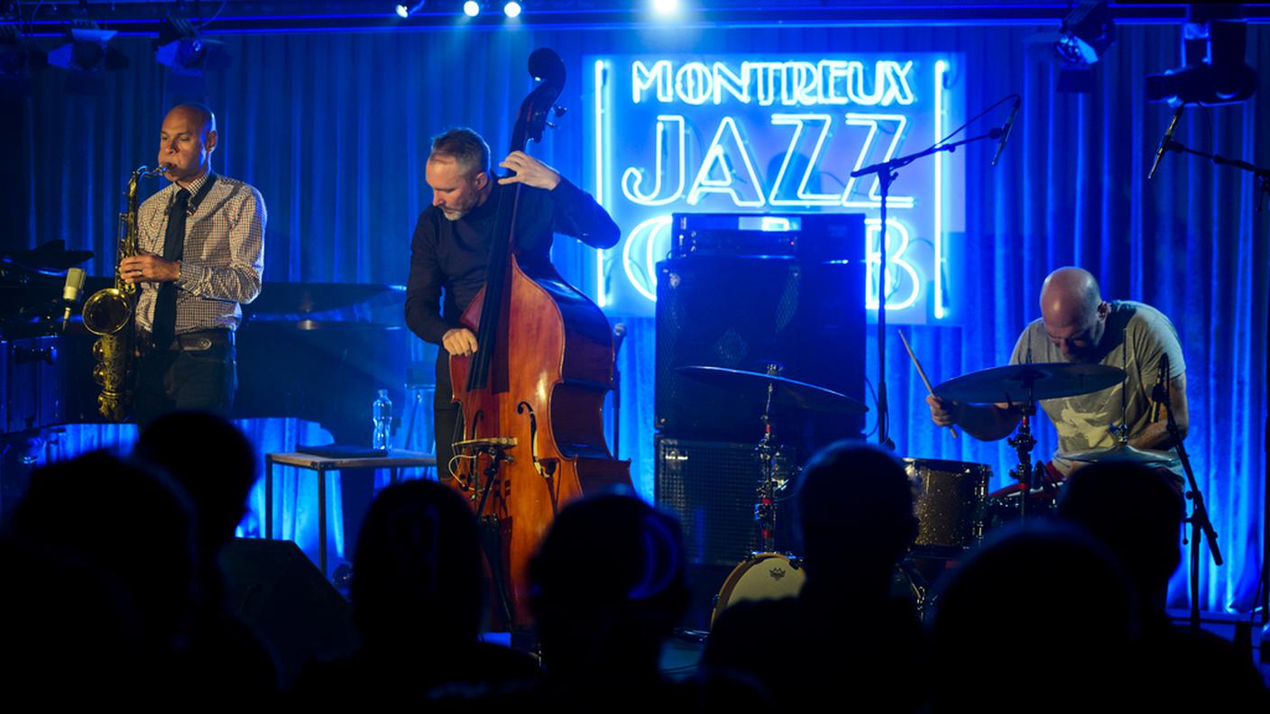 Il sassofonista Joshua Redman con la The Bad Plus band