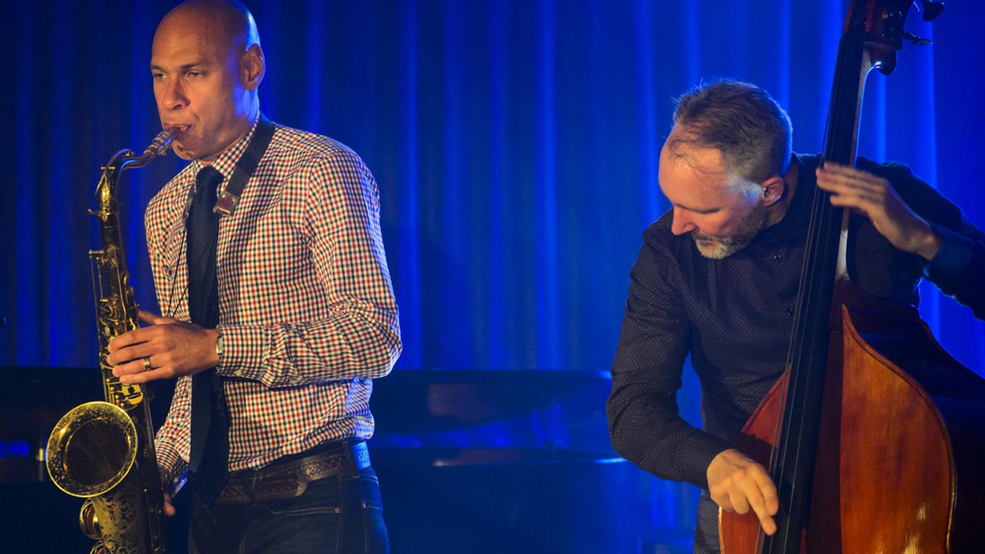 Il sassofonista Joshua Redman con la The Bad Plus band