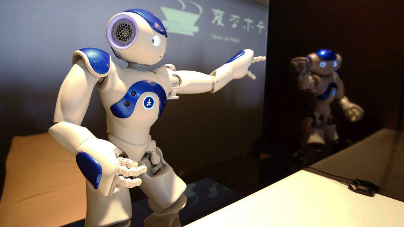 Un robot accoglie i clienti di un albergo giapponese, è già realtà