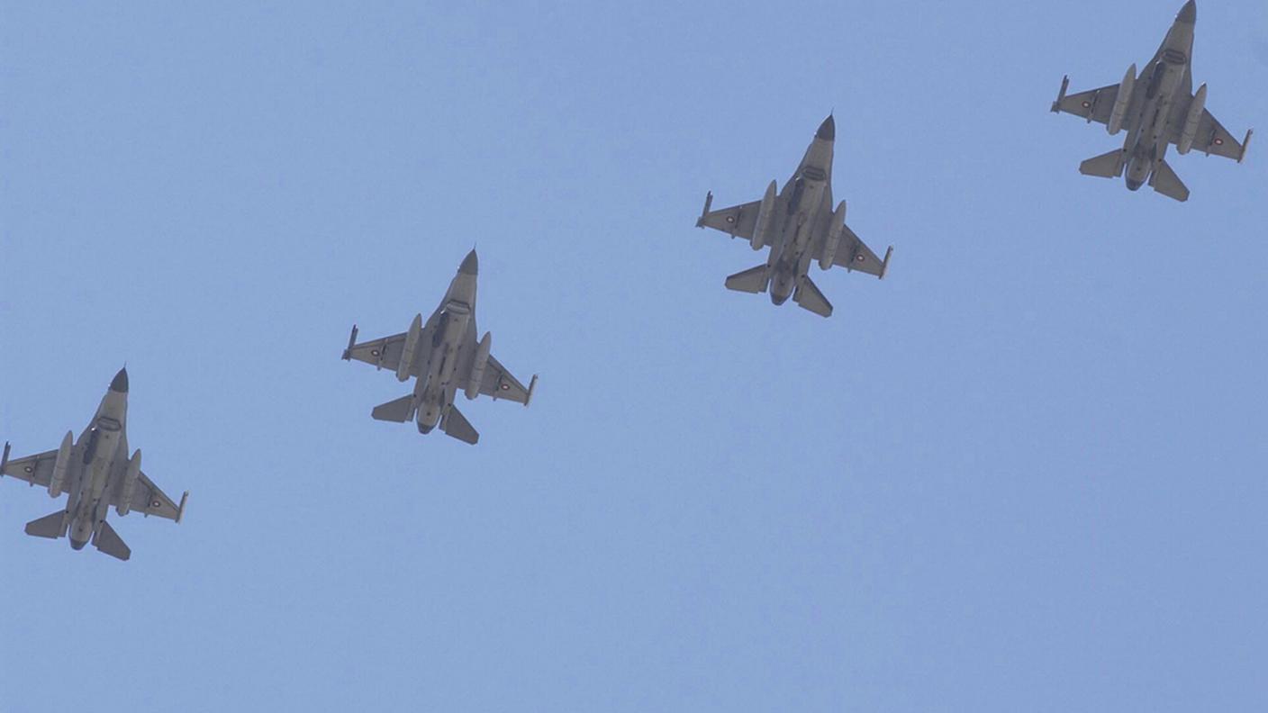 Una squadriglia di F-16 delle forze armate turche