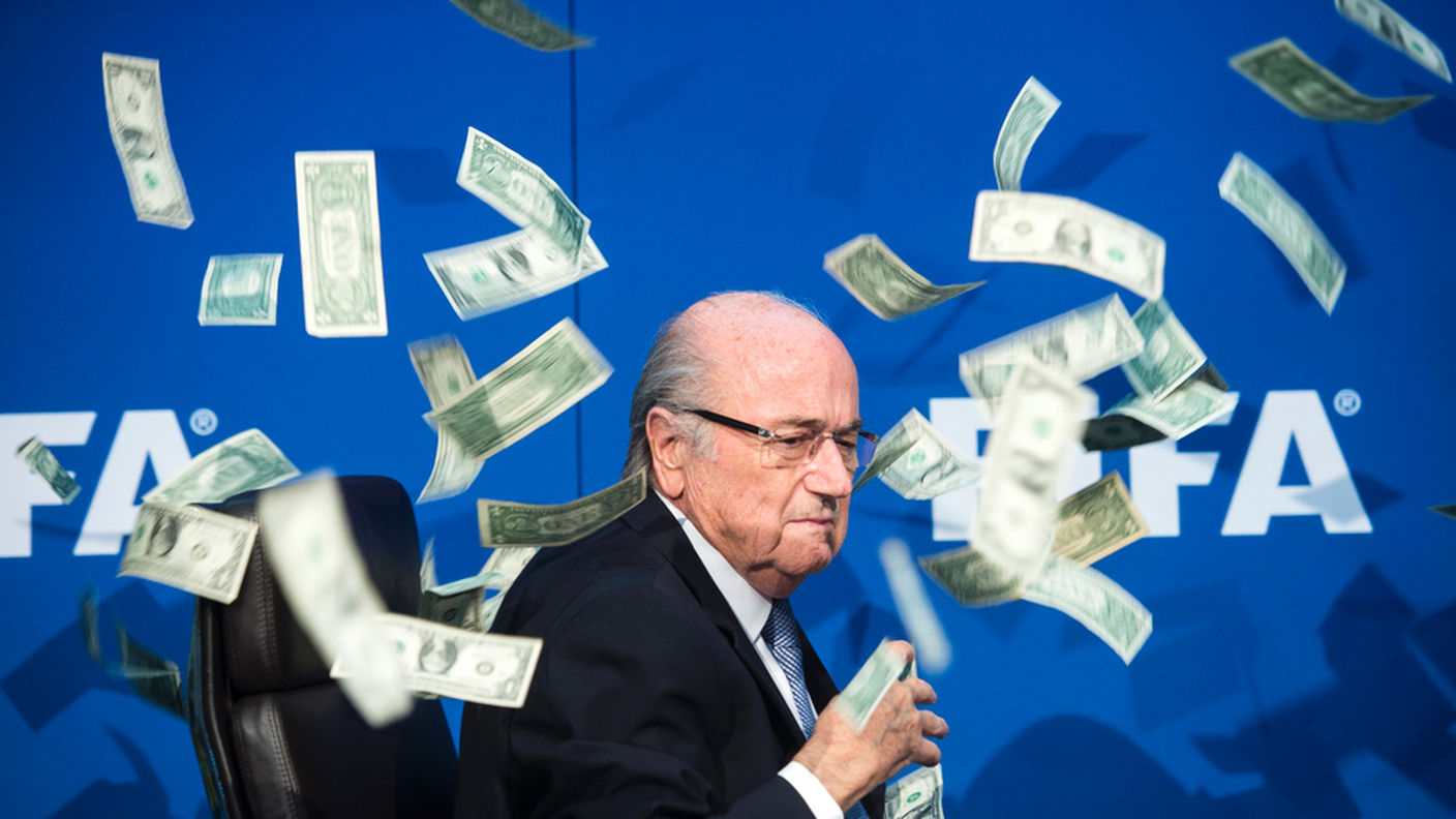 Joseph Blatter travolto dallo scandalo