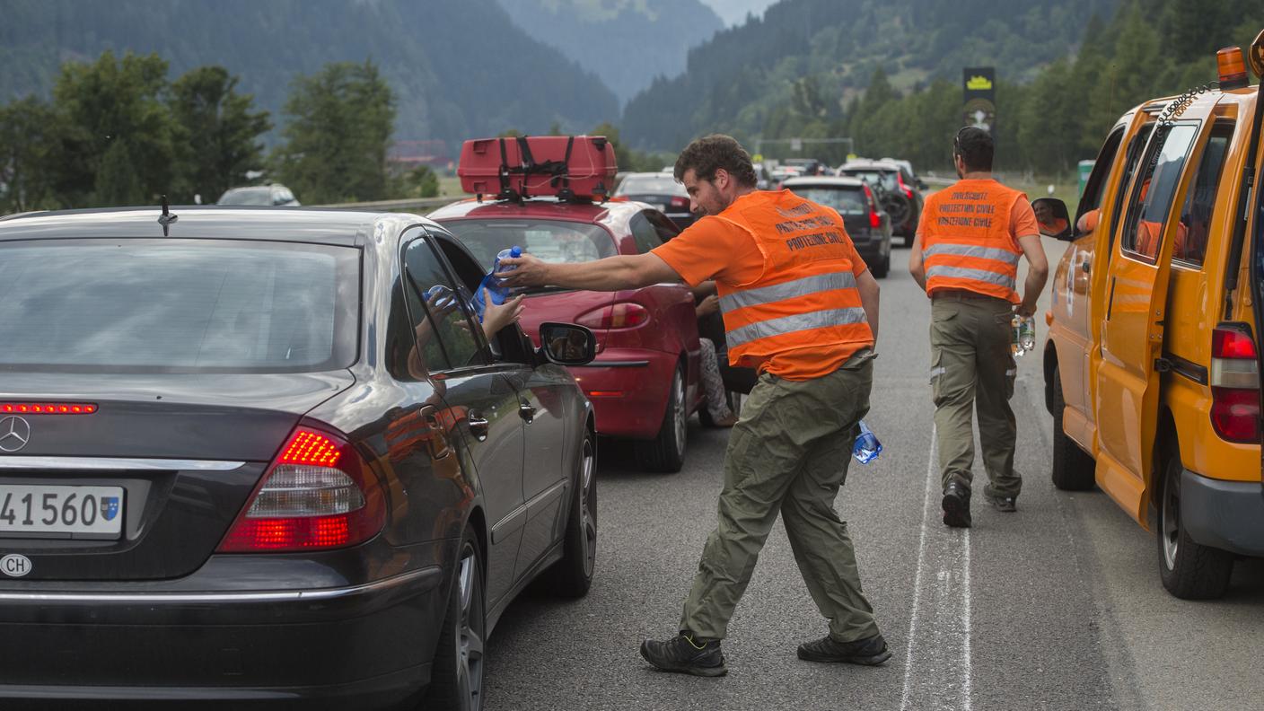 Distribuzione di acqua sull'A2