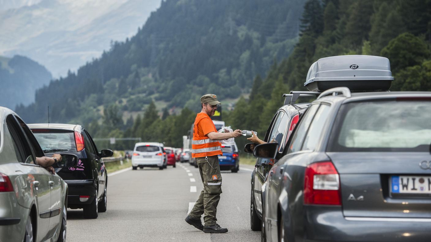 Distribuzione di acqua sull'A2