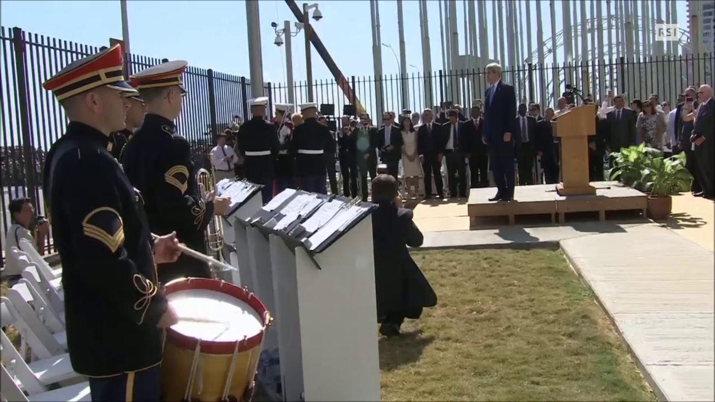 Il momento in cui viene issata la bandiera (EBU)