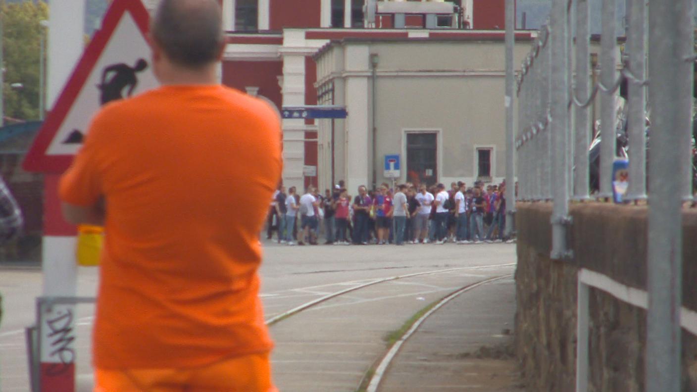 Tifosi renani alla stazione di Lugano